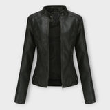 Elegáns bőrkabát modern sziluettel és örök esztétikával