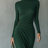 Lenora - Aszimmetrikus, ráncolt midi ruha magas nyakkal, sötétzöld