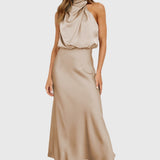 Ava™ | Elbűvölő szatén pántnélküli ruha